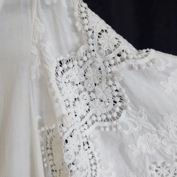 Beautiful white lace blouse - Picture 5 of 15